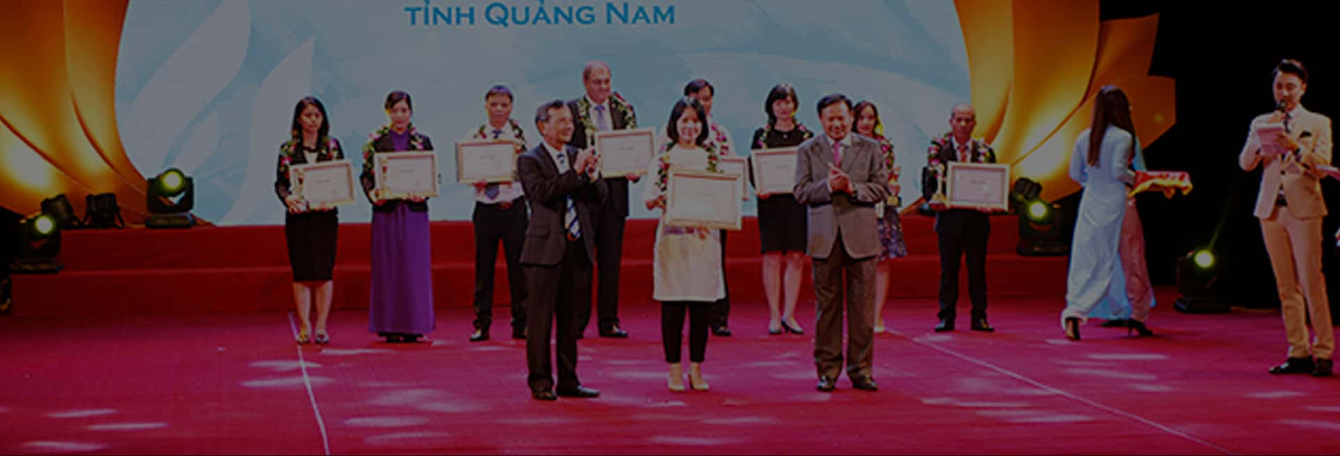 <p>TOP TEN KHÁCH SẠN VIỆT NAM 2017</p>